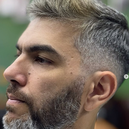 Cadeira de barbearia vintage e moderna